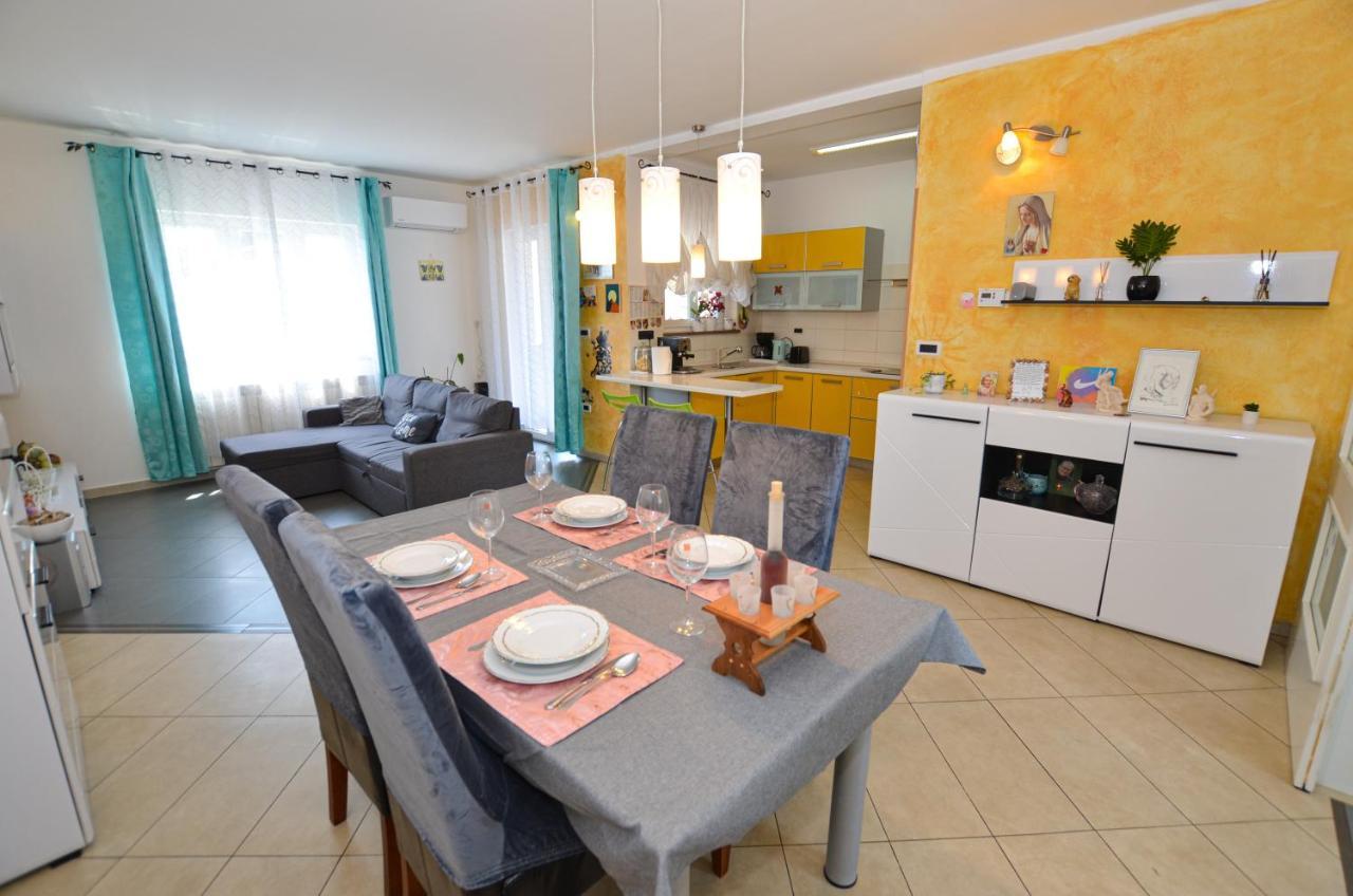 Noemi & Ana Apartment Rovinj Exterior photo